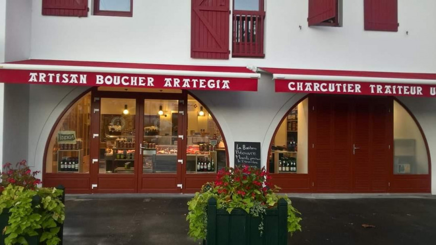Vente boucherie-charcuterie-traiteur au pays basqu à reprendre - Pyrénées-Atlantiques